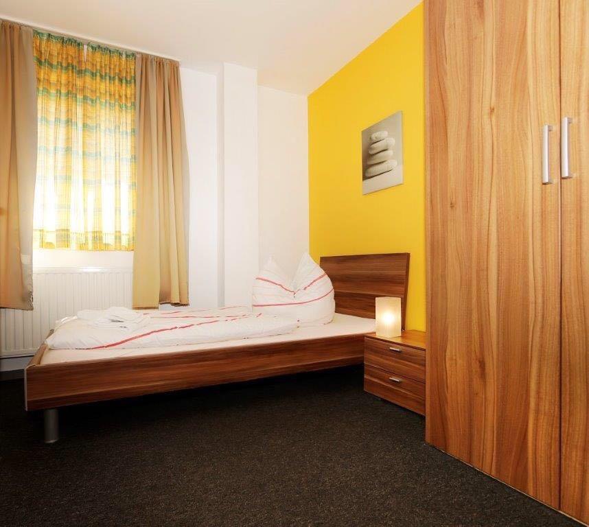 Hotel Goldener Hahn Duisburg Exterior photo